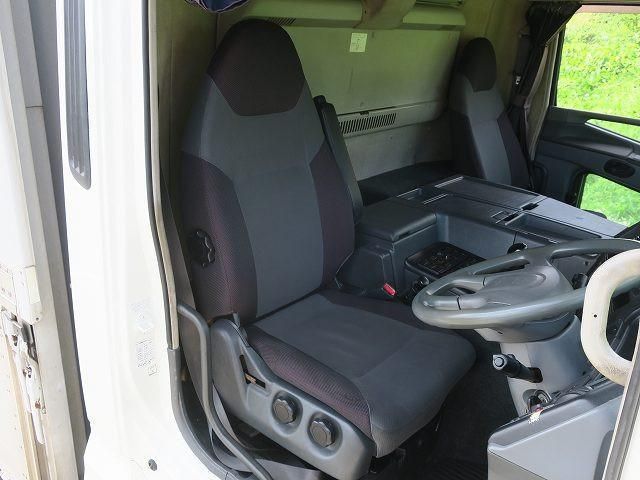 Mitsubishi GREAT 2014-08 8332065-12