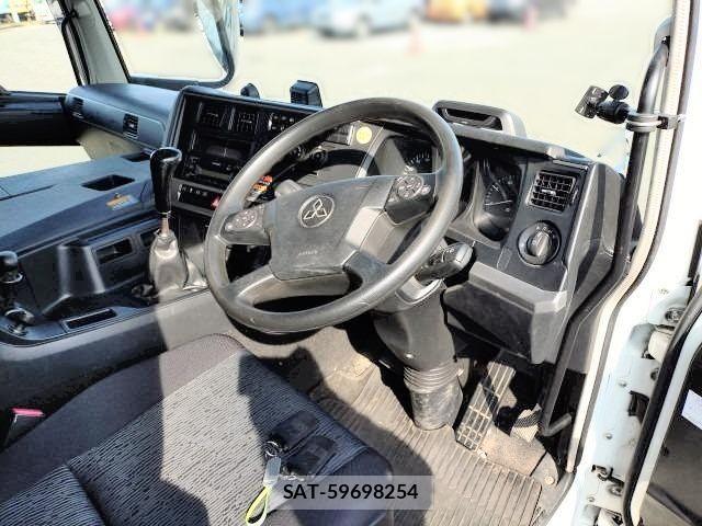 Mitsubishi GREAT 2021-05 8355690-11