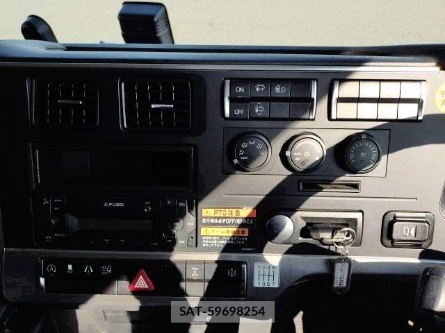 Mitsubishi GREAT 2021-05 8355690-5