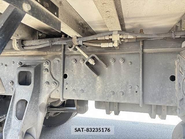 Mitsubishi GREAT 2017-10 8369087-16