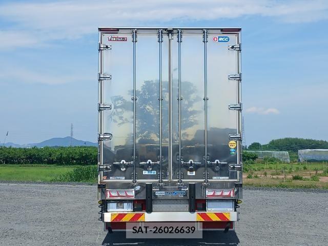 Mitsubishi GREAT 2022-01 8415218-11