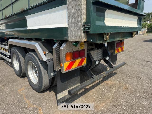 Mitsubishi GREAT 2016-01 8415222-23