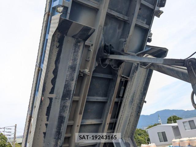 Mitsubishi GREAT 2019-12 8527594-23