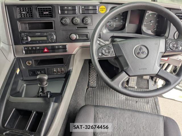 Mitsubishi GREAT 2024-06 8527592-11