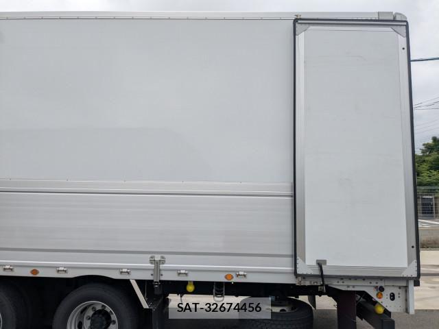 Mitsubishi GREAT 2024-06 8527592-26