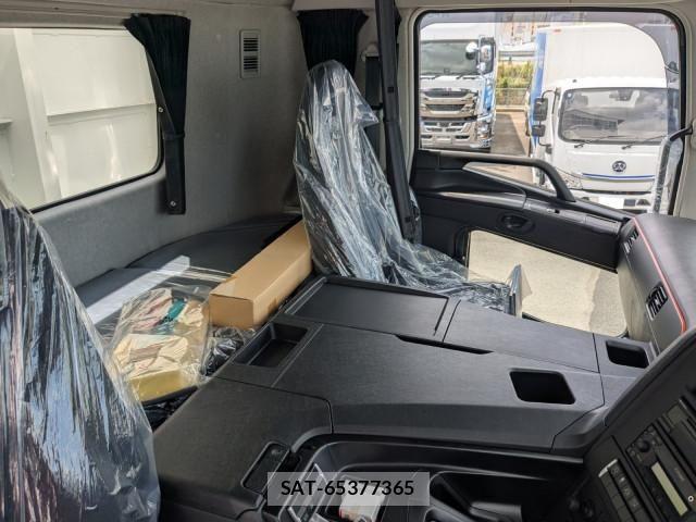 Mitsubishi GREAT 2026-04 8527563-8