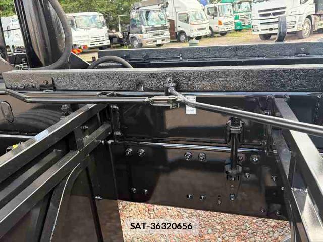 Mitsubishi GREAT 2026-05 8528566-15