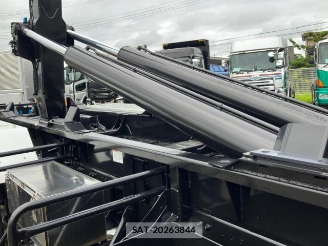 Mitsubishi GREAT 2026-05 8527577-8