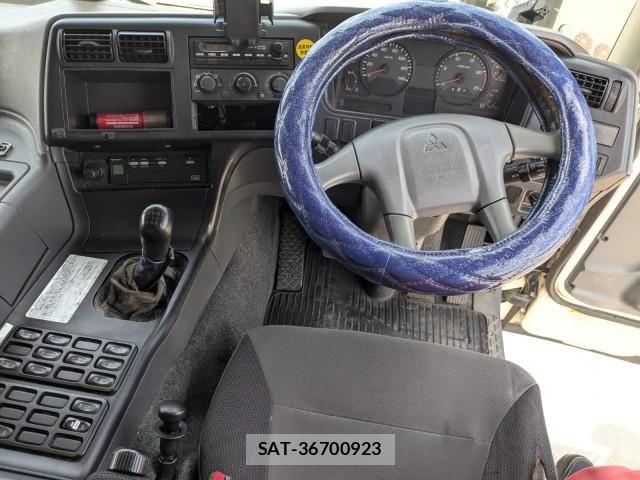 Mitsubishi GREAT 2014-11 8527601-27