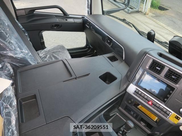 Mitsubishi GREAT 2026-05 8527588-20
