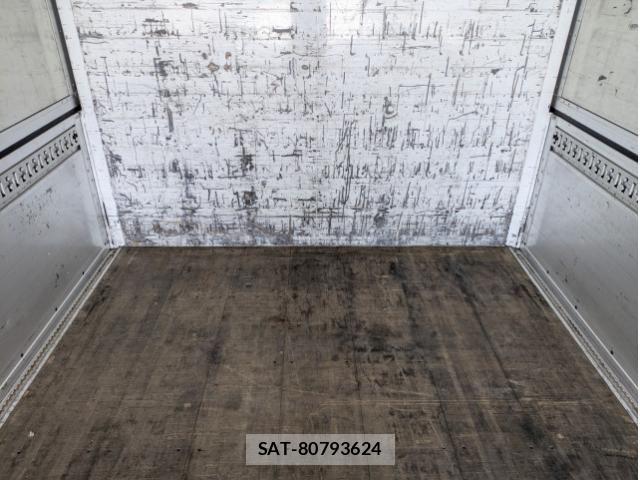 Mitsubishi GREAT 2012-06 8527602-12