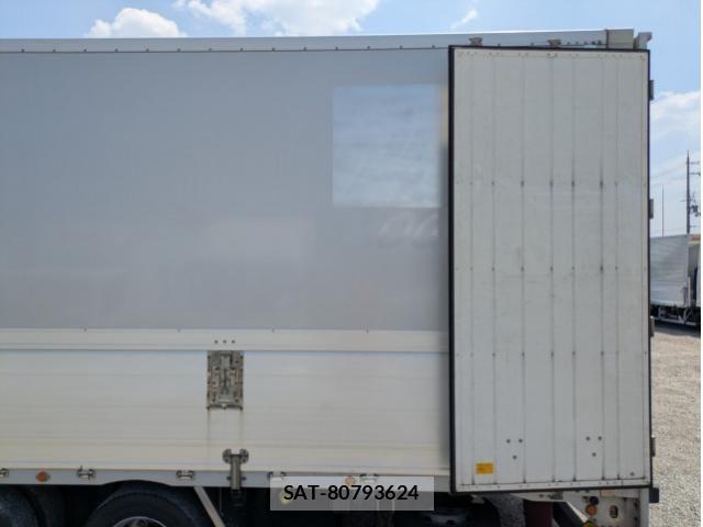 Mitsubishi GREAT 2012-06 8527602-17