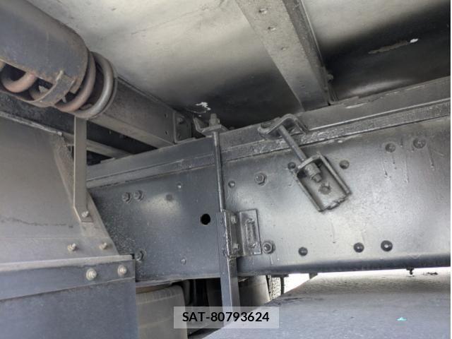 Mitsubishi GREAT 2012-06 8527602-20