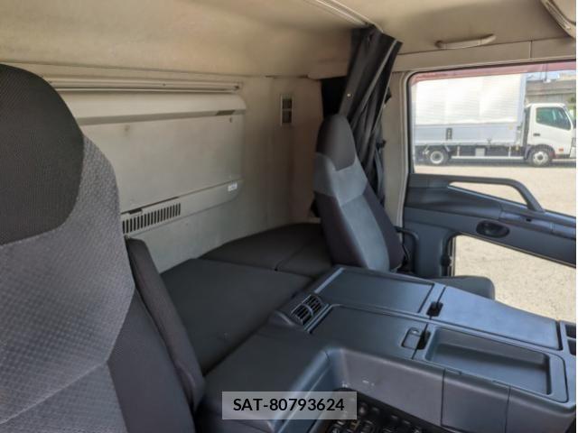 Mitsubishi GREAT 2012-06 8527602-25