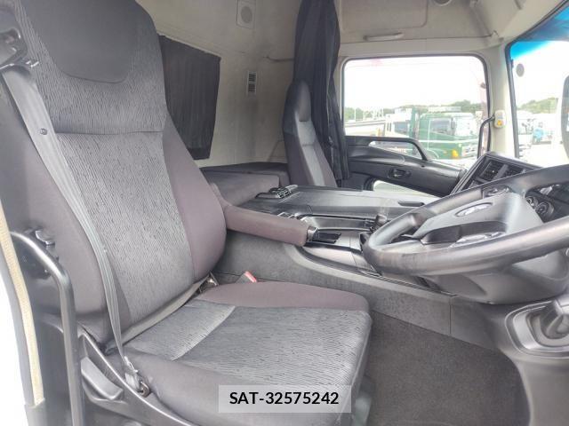 Mitsubishi GREAT 2018-03 8527598-20