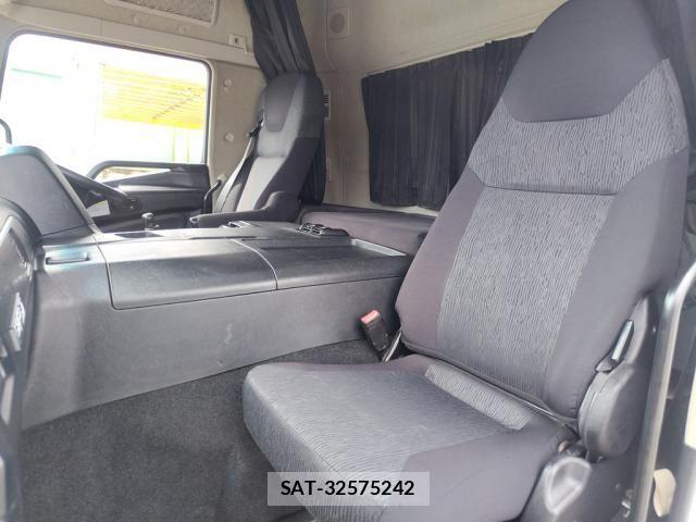 Mitsubishi GREAT 2018-03 8527598-21