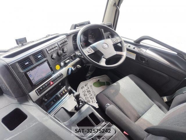 Mitsubishi GREAT 2018-03 8527598-22
