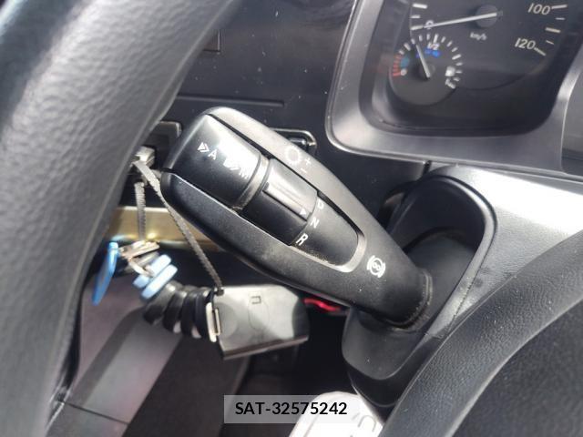 Mitsubishi GREAT 2018-03 8527598-24