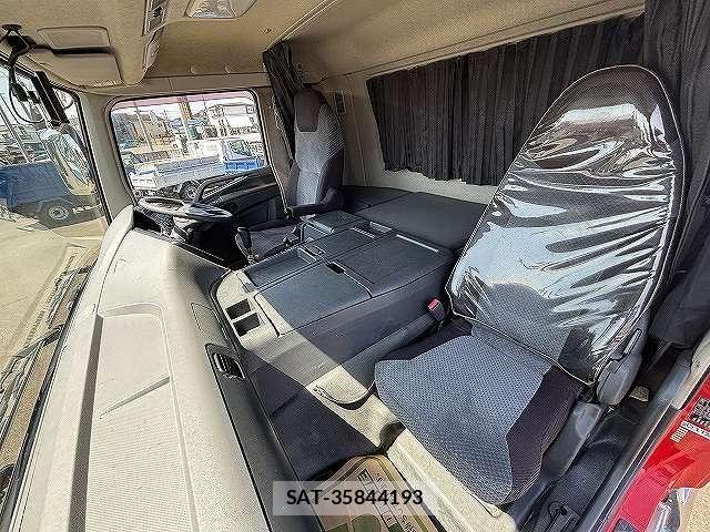 Mitsubishi GREAT 2012-09 8563699-14