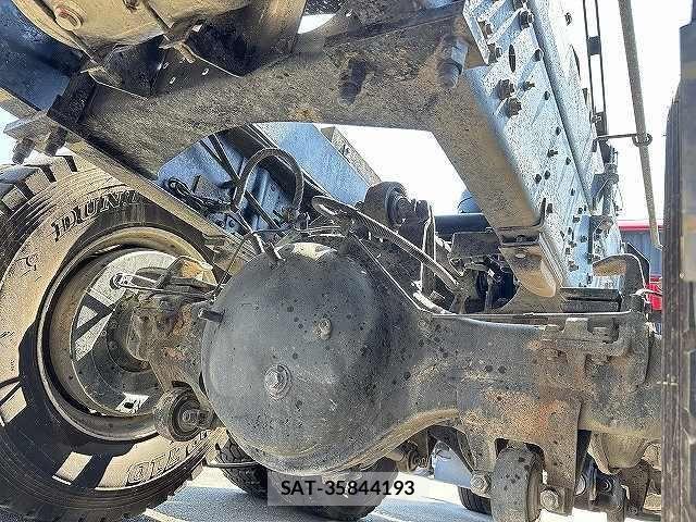 Mitsubishi GREAT 2012-09 8563699-18