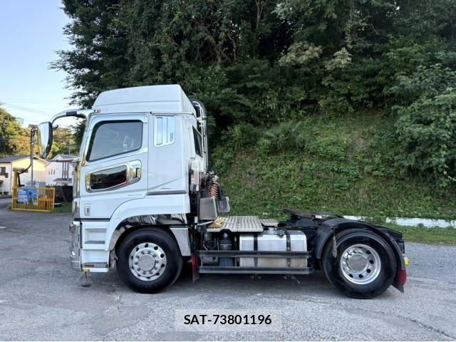 Mitsubishi GREAT 2018-11 8629166-5