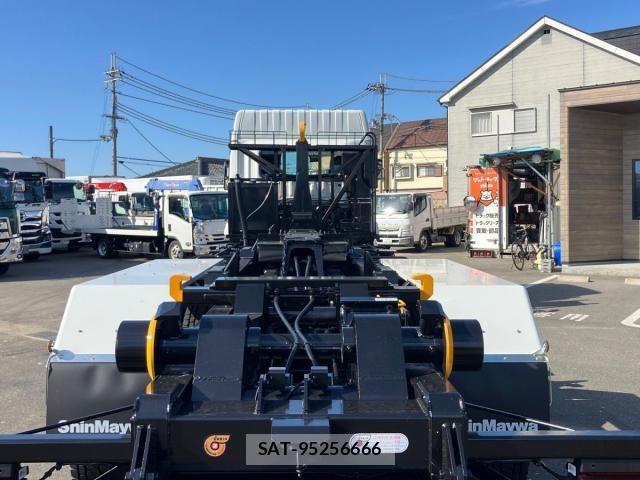 Mitsubishi GREAT 2026-05 8629152-7