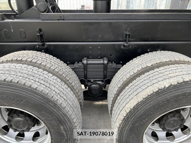 Mitsubishi GREAT 2014-02 8661835-16