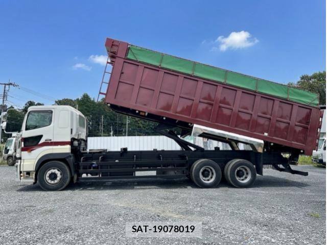Mitsubishi GREAT 2014-02 8661835-1