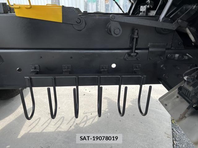 Mitsubishi GREAT 2014-02 8661835-25