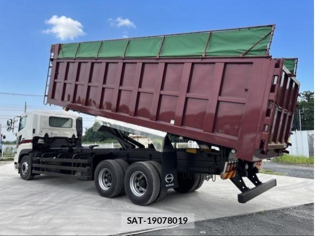 Mitsubishi GREAT 2014-02 8661835-2
