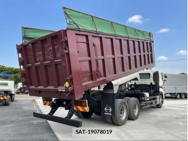Mitsubishi GREAT 2014-02 8661835-4