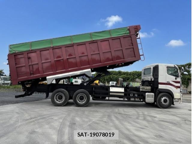 Mitsubishi GREAT 2014-02 8661835-5
