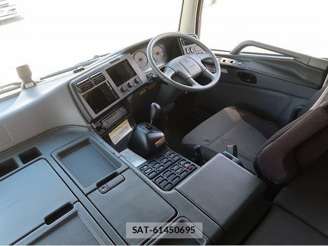 Mitsubishi GREAT 2014-09 8666988-14