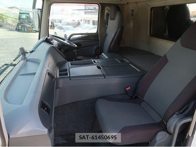 Mitsubishi GREAT 2014-09 8666988-20