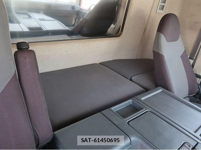 Mitsubishi GREAT 2014-09 8666988-21