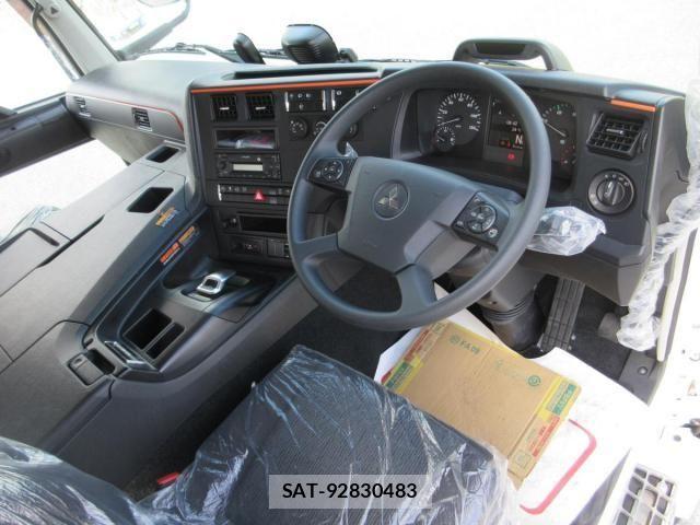 Mitsubishi GREAT 2026-05 8661828-9