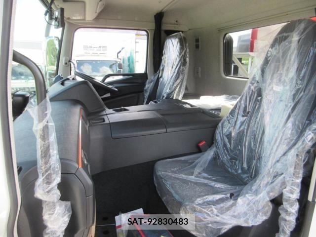 Mitsubishi GREAT 2026-05 8661828-15