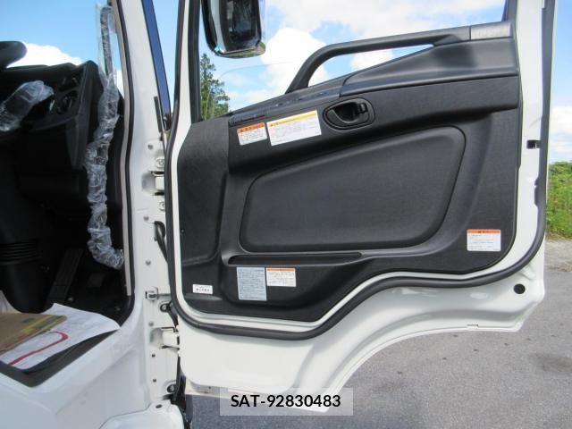 Mitsubishi GREAT 2026-05 8661828-8