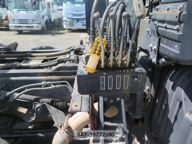 Mitsubishi GREAT 2015-01 8666987-20