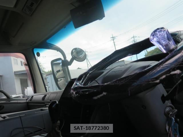 Mitsubishi GREAT 2015-01 8666987-27