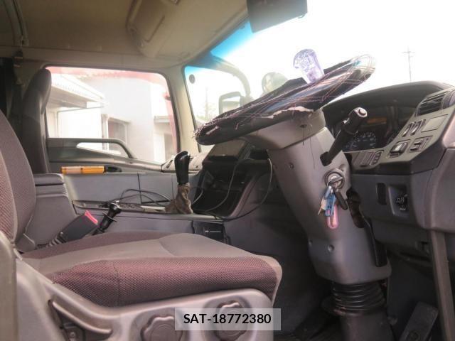 Mitsubishi GREAT 2015-01 8666987-28