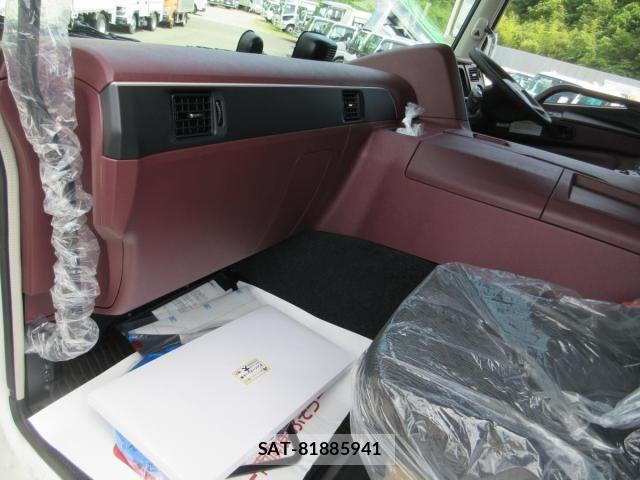 Mitsubishi GREAT 2026-05 8661829-16