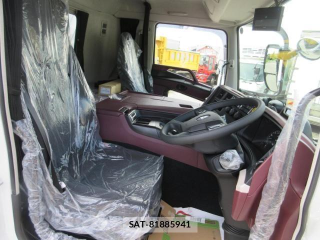 Mitsubishi GREAT 2026-05 8661829-6
