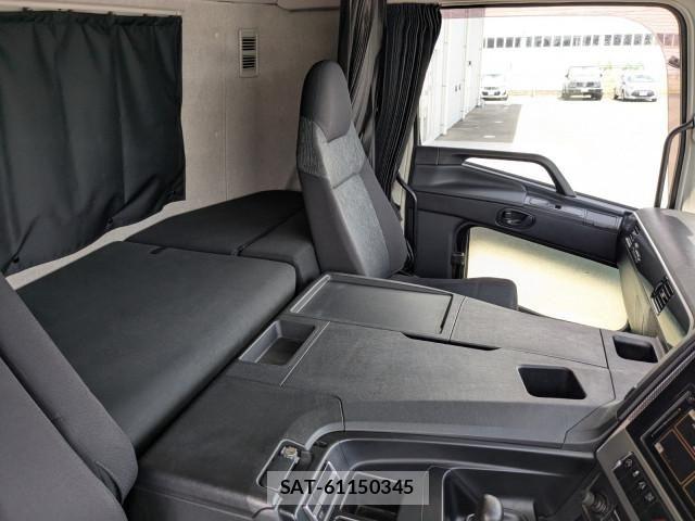Mitsubishi GREAT 2018-09 8661839-24