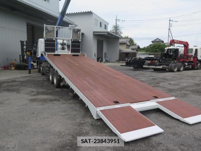 Mitsubishi GREAT 2014-01 8666985-17