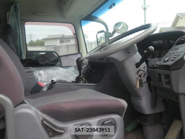 Mitsubishi GREAT 2014-01 8666985-22