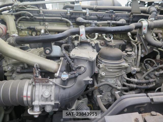 Mitsubishi GREAT 2014-01 8666985-27