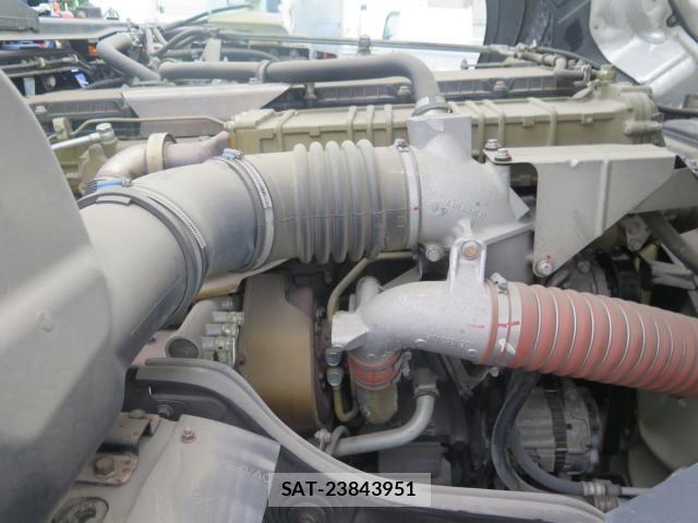 Mitsubishi GREAT 2014-01 8666985-28
