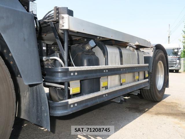 Mitsubishi GREAT 2021-06 8661838-9