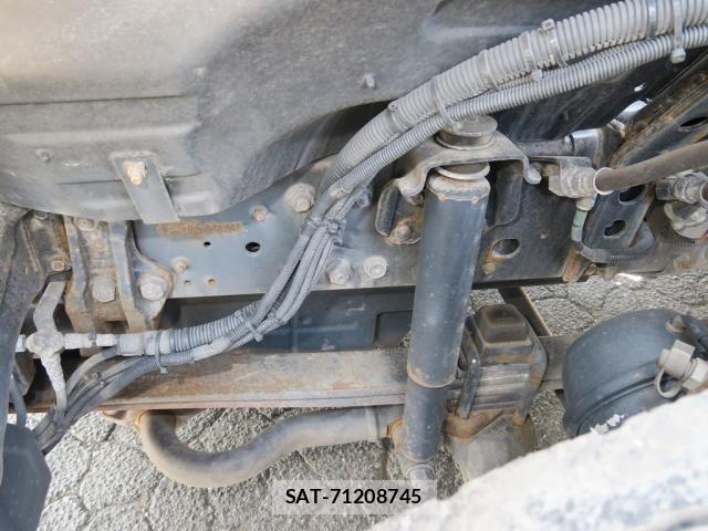 Mitsubishi GREAT 2021-06 8661838-16